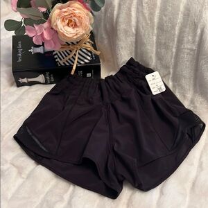 Lululemon Hotty Hot High-Rise 2.5” Black Athletic Shorts size 4